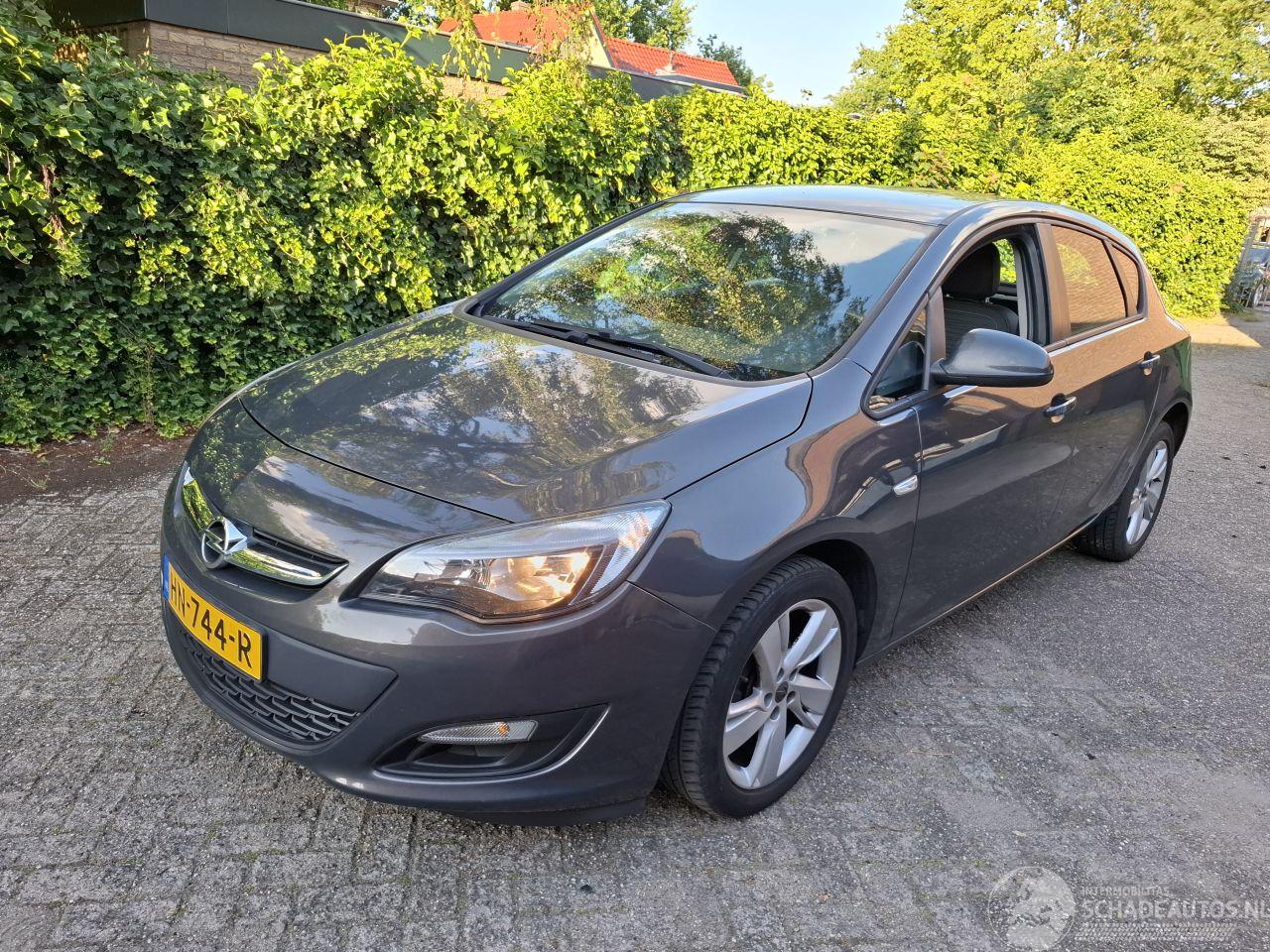 Opel Astra Astra 1.4  sport VERKOCHT Apk 2027 inruiler 167000km