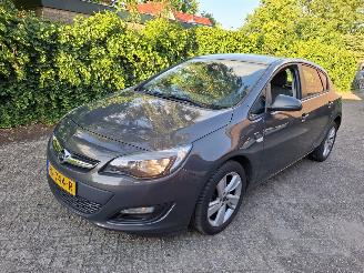 krockskadad bil auto Opel Astra Astra 1.4  sport nette auto Apk 2027 inruiler 167000km 2014/1