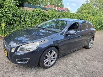 Avarii autoturisme Volvo V-60 V60 T3 trekhaak 2013geen schade fijne auto vakantieklaar 2013/1