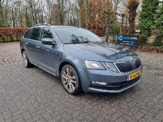 krockskadad bil auto Skoda Octavia 1.6 TDI Aut. Airco Navi Stoelverw 2020/1