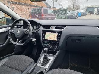Skoda Octavia 1.6 TDI Aut. Airco Navi Stoelverw picture 10