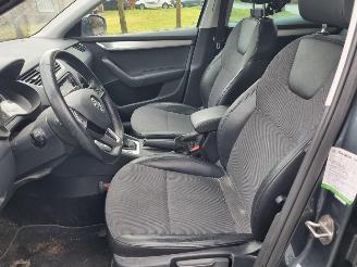 Skoda Octavia 1.6 TDI Aut. Airco Navi Stoelverw picture 12