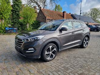 krockskadad bil auto Hyundai Tucson 1.6 T-GDI AWD Aut. Pano Navi Led Stoelverw 2016/4