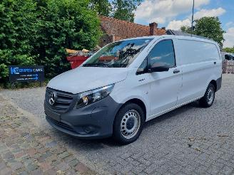 Schadeauto Mercedes Vito Evito 112 66KWH Airco Navi Stoelverw 2023/10