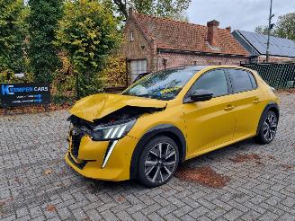 Damaged car Peugeot 208 GT-Line PureTech 100 Pano Led 2020/2