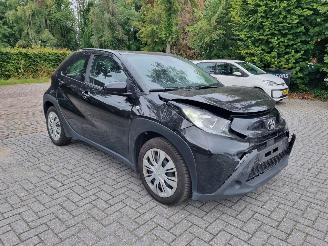damaged passenger cars Toyota Aygo X 1.0 VVT-I Play Clima Keyles Camera 2023/5