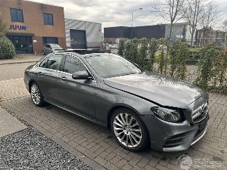 uszkodzony samochody osobowe Mercedes E-klasse 200 AMG PANO/LED/19INCH 2016/11