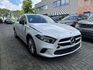 Schadeauto Mercedes A-klasse A180d GROOT SCHERM/LED/CAMERA 2019/7