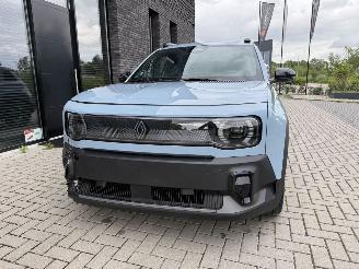 Renault 4 NEW MODEL EV! 52kWh Comfort Range 150PK Techno VOL! picture 4