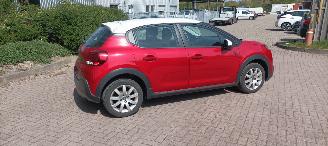 Citroën C3 You! 1.2-Benzine 83pk Airco Stoelverwarming Lichtautomaat Drivelane assistent Led koplampen led Dagrijverlichting Dab audio systeem Bi-Color pearl metallic Lak picture 3