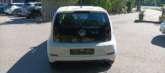 Volkswagen Up! 1.0-Mpi 65pk Move airconditioning Cruisecontrol Drivelane assistent Led verlichting Achteruitrijcamera Parkeersensoren achter Elektrische ramen start/stop systeem Centrale vergrendeling met afstandsbediening picture 4