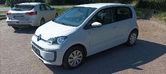 Volkswagen Up! 1.0-Mpi 65pk Move airconditioning Cruisecontrol Drivelane assistent Led verlichting Achteruitrijcamera Parkeersensoren achter Elektrische ramen start/stop systeem Centrale vergrendeling met afstandsbediening picture 1