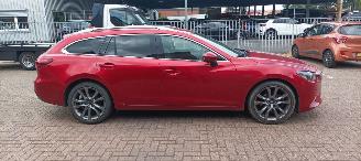 Damaged car Mazda 6 Executive Line 2.2 Automatik 4x4 Full-Leder Full-Led Navi JBL-audio headup Display keyless Entry trekhaak Blindspot systeem Climatecontrol CruiseControl met radar 2015/2