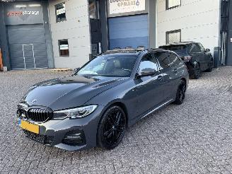 uszkodzony samochody osobowe BMW 3-serie 330i Xdrive M-Pakket High Executive Harman Kardon Pano Sfeerverlichting Head-Up 2020/3