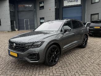Avarii autoturisme Volkswagen Touareg 3.0 TSI R 4Motion Hybrid 544Pk Pano DynAudio Sfeerverlichting Head-Up 2021/10