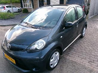 Coche accidentado Toyota Aygo 1.0 VVT-I NOW AIRCO 2013/7