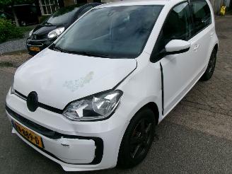 Damaged car Volkswagen Up! 1.0 BMT MOVE UP AIRCO 2017/1