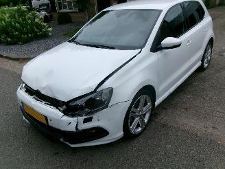 Vaurioauto  passenger cars Volkswagen Polo 1.2 TSI COMFORTLINE  BUSINESS R CLIMA NAVI 2017/4