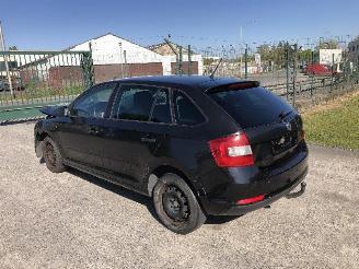skadebil auto Skoda Rapid 1.6 tdi 