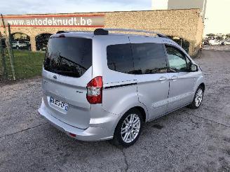 Schadeauto Ford Tourneo Courier 1.0 ECOBOOST 2017/2