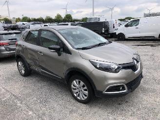 uszkodzony samochody osobowe Renault Captur 0.9 TURBO 2015/8