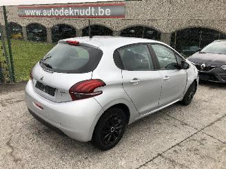 Schadeauto Peugeot 208 1.0 2016/2