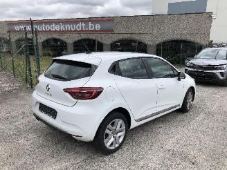 Vaurioauto  passenger cars Renault Clio 1.0 ZEN 2020/2