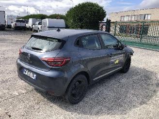 Vaurioauto  passenger cars Renault Clio 1.5 DCI 2021/9