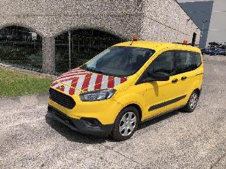 Voiture accidenté Ford Tourneo Courier 1.0 TREND 2019/8