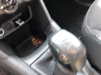 Peugeot 208 1.2 picture 22