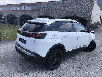 krockskadad bil auto Peugeot 3008 1.6 HDI 2018/2