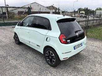 damaged passenger cars Renault Twingo 1.0 2019/5
