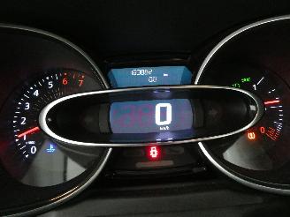 Renault Clio IV GRANDTOUR picture 12