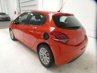 Peugeot 208 SIGNATURE picture 5