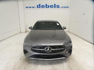 krockskadad bil auto Mercedes Cla-klasse 180 D 2025/7