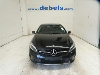 Schadeauto Mercedes A-klasse 1.5D A 180 D 2017/12