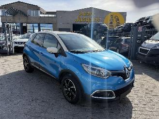 Vaurioauto  passenger cars Renault Captur MOTOR PROBLEM 2015/3