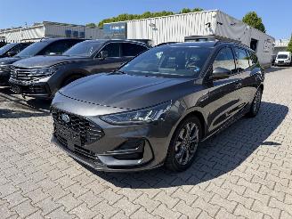 Damaged car Ford Focus ST-Line Automatik 2025/6