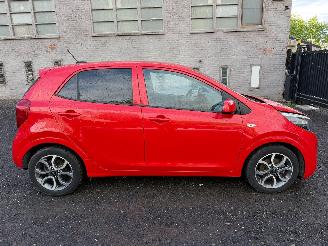 Schadeauto Kia Picanto 1.0 2017/10