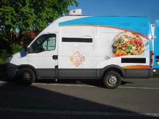 skadebil bedrijf Iveco Daily KOELWAGEN 2.3D EURO 5 93KW 35 S 13 2013/3