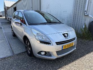 Coche accidentado Peugeot 5008 1.6 THP Family 2011/11