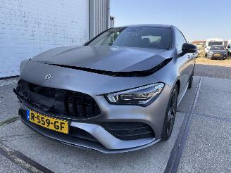 skadebil auto Mercedes Cla-klasse 200 AMG Line Panoramadak 2022/8