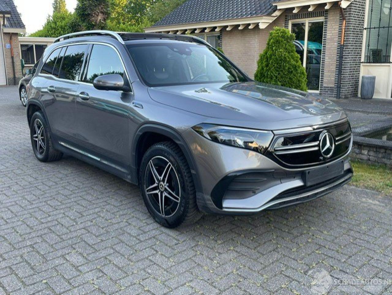 Mercedes EQB 300 4MATIC AMG LINE 7 ZITS PANORAMADAK