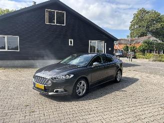 Unfallwagen Ford Mondeo 1.5 AUTOMAAT NAVI CLIMA LED TREKHAAK B.J 2018 MOTORSCHADE MOTOR LOOPT 2018/10