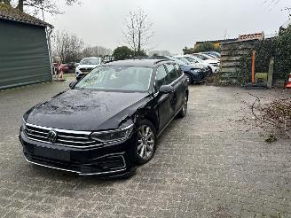 uszkodzony samochody osobowe Volkswagen Passat VARIANT GTE 1.4 PLUG IN DSG NAVI CLIMA CAMERA LED CRUISE B>J 2022 2022/2