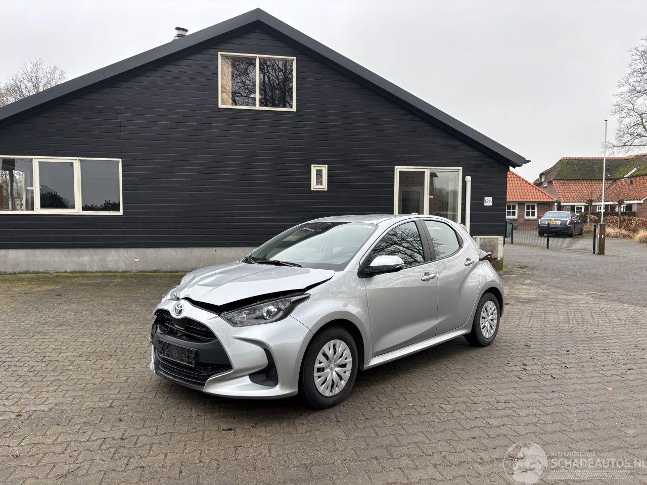 Toyota Yaris AUTOMAAT 1.5 HYBRIDE CLIMA CAMERA B.J 07-2022