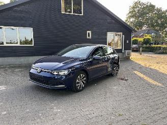 Schadeauto Volkswagen Golf 8 GTE PLUG IN HYBRIDE AUTOMAAT STYLE NAVI CLIMA CAMERA LED B.J 2023 2023/10