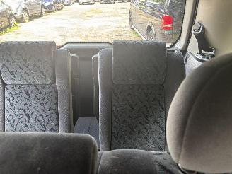 Opel Zafira 2.0 DIESEL 7 PERSOONS B.J 2000  kenteken is afgemeld (voor loop of sloop) picture 9