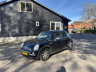 Auto incidentate Mini One 1.6 Panodak B.J 2003 inruiler 2003/5