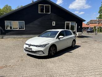 Damaged car Volkswagen Golf 8 TSI 110 PK VIRTUEEL DASH CLIMA LED PDC B.J 2021 2021/1